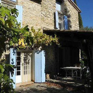  Hébergement de vacances Le Rourebeau
